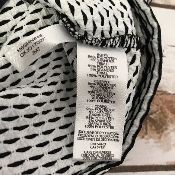 Calvin Klein Black White Sleeveless Top Blouse size medium shirt office wear - Picture 4 of 12